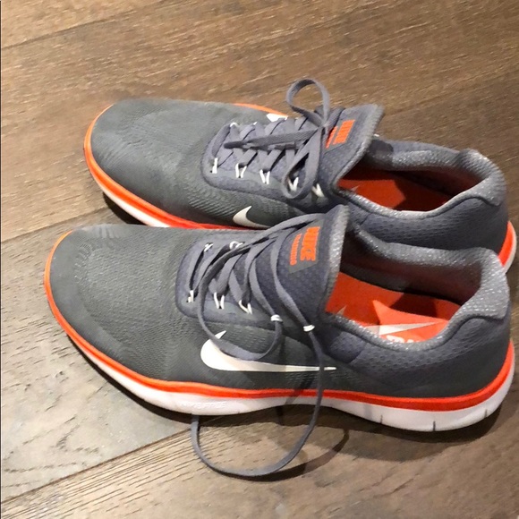 nike grey and orange trainers